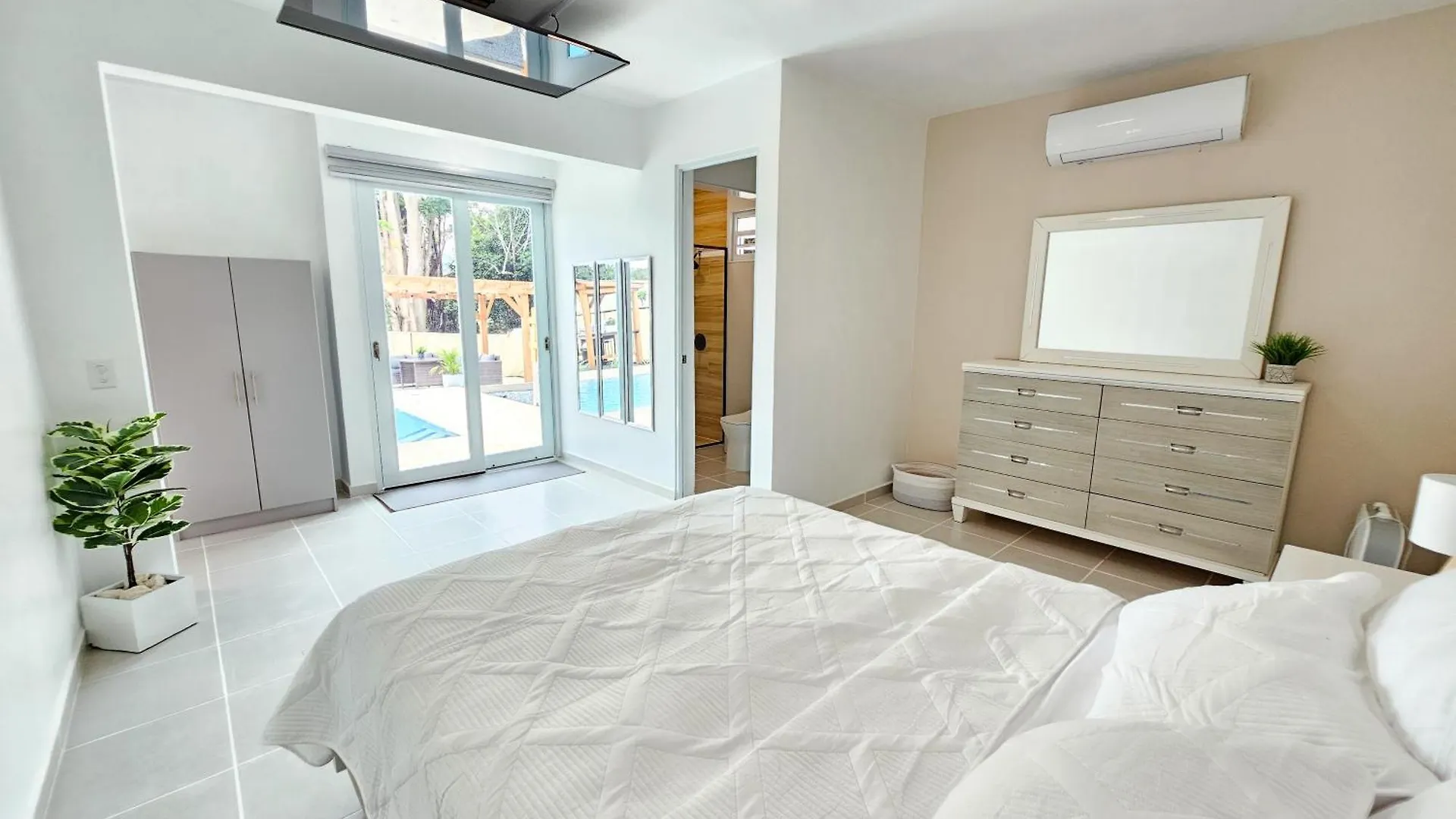 De La Isla Suite, Isabela 0*,  Porto Rico